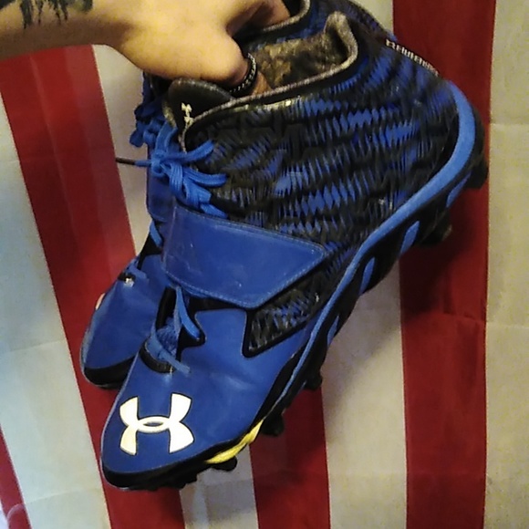 Under Armor Cleats - Picture 2 of 6